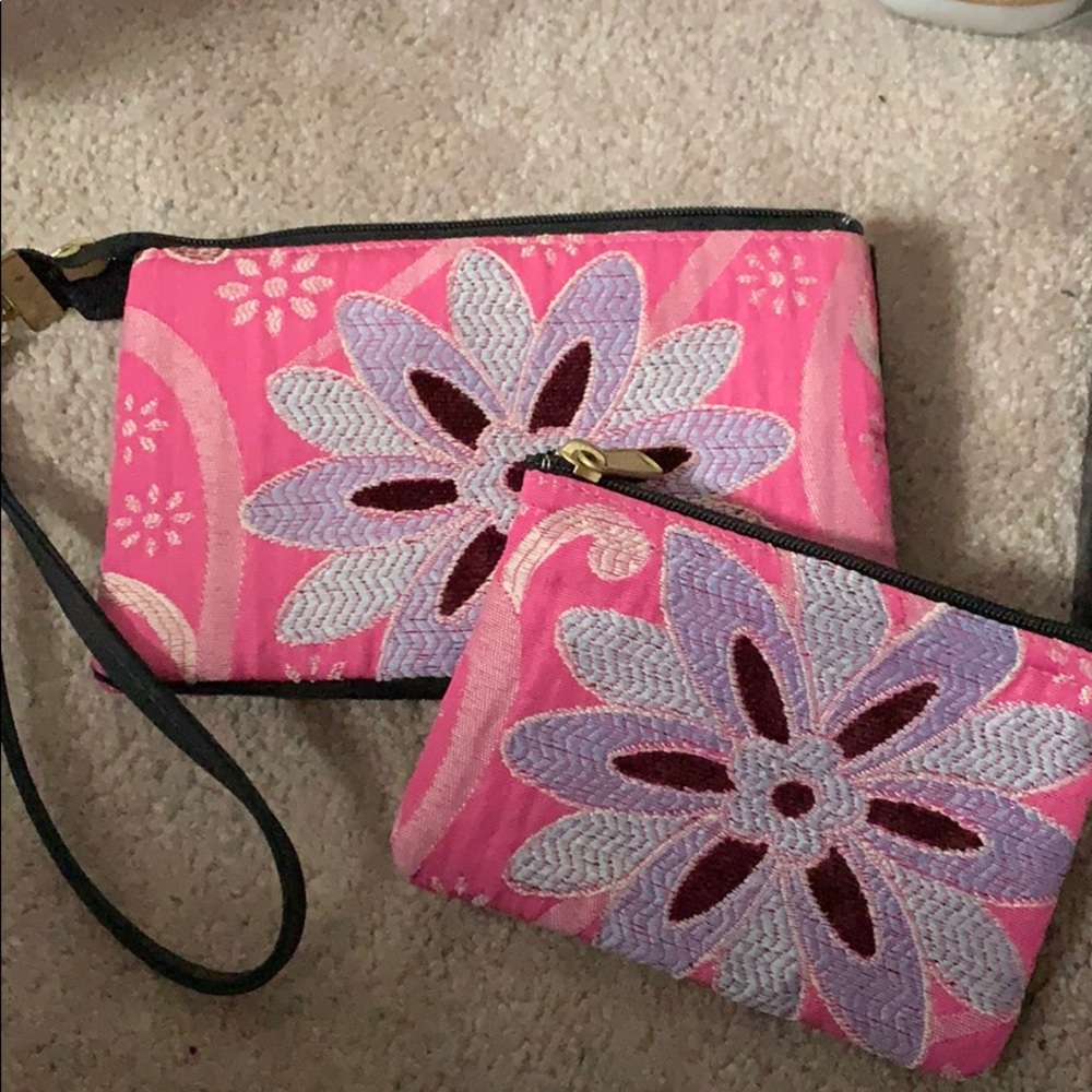 Beautiful pink flower wristlet and matching wallet